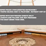 Teepee A Karavanove Stani Koupalo Janovicky