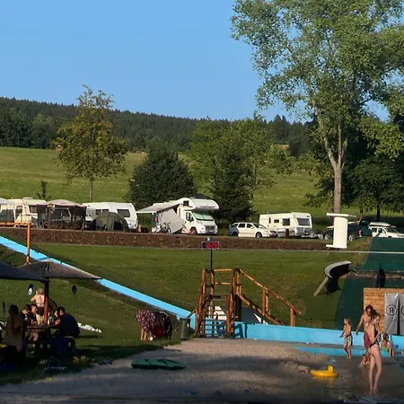 Teepee A Karavanove Stani Koupalo Janovicky * Hermankovice