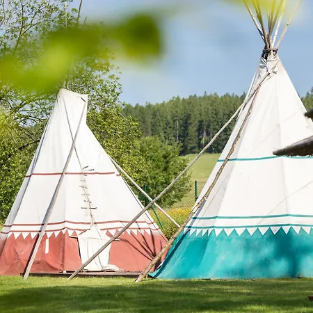 Campeggio Teepee A Karavanove Stani Koupalo Janovicky