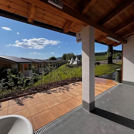 Kemp Teepee A Karavanové Stání Koupálo Janovičky