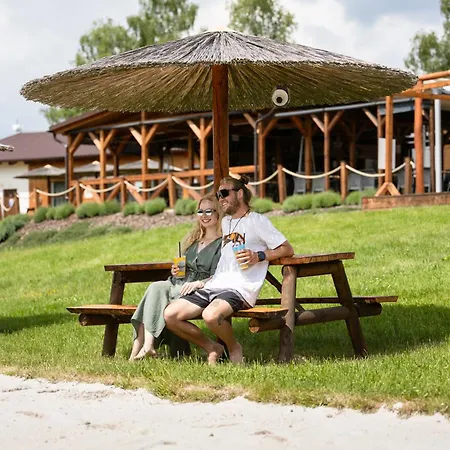 Teepee A Karavanove Stani Koupalo Janovicky Hermankovice