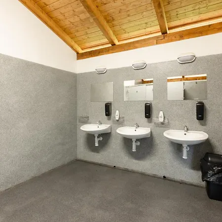 캠프장 Teepee A Karavanove Stani Koupalo Janovicky *