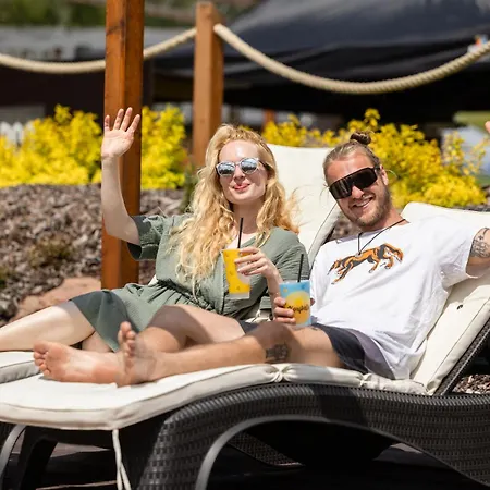 캠프장 Teepee A Karavanove Stani Koupalo Janovicky Hermankovice