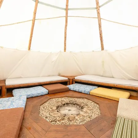 Teepee A Karavanové Stání Koupálo Janovičky *