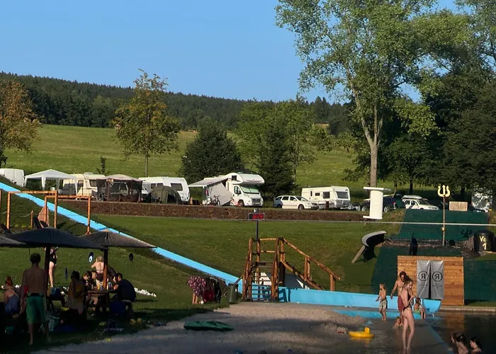 Teepee A Karavanove Stani Koupalo Janovicky * Hermankovice