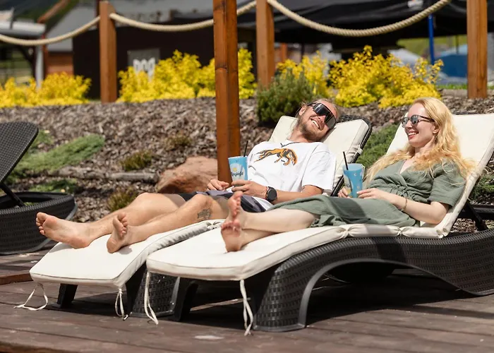 Teepee A Karavanove Stani Koupalo Janovicky * Hermankovice