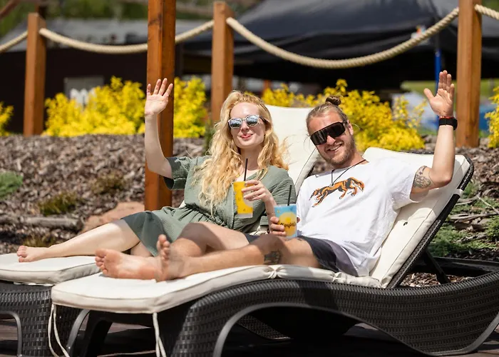 Кемпинг Teepee A Karavanove Stani Koupalo Janovicky Hermankovice