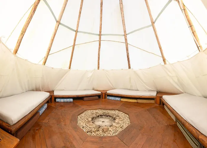 Teepee A Karavanove Stani Koupalo Janovicky * Hermankovice